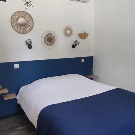 Maison Avec Vue Et Piscine 度假居 *