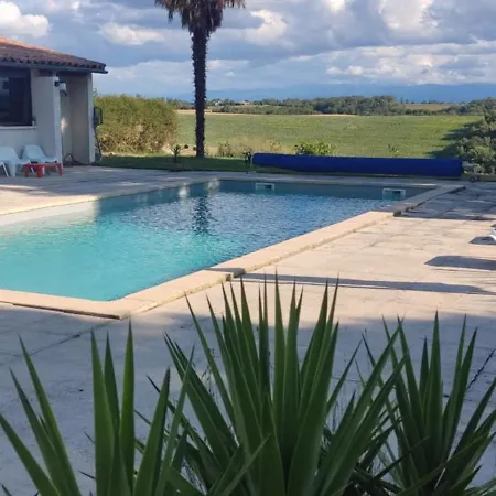 Maison Avec Vue Et Piscine 度假居 *